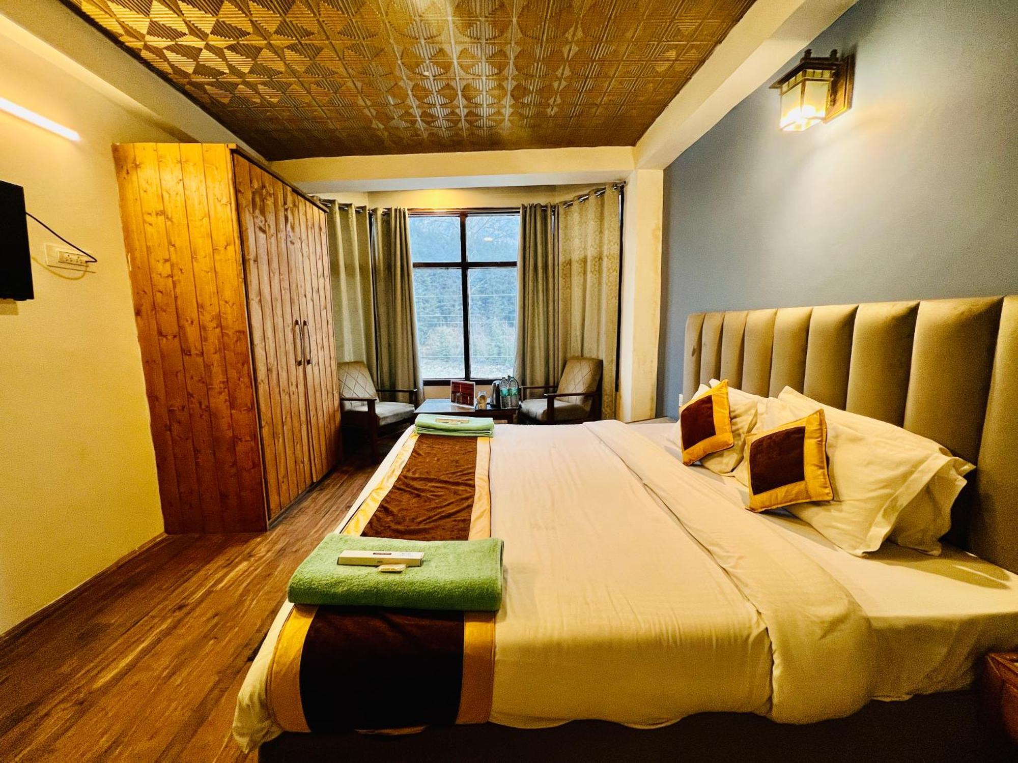 Hotel Green Link -#Near Volvo Bus Stand #Mountain View #River View #Open Terrace Manāli Esterno foto