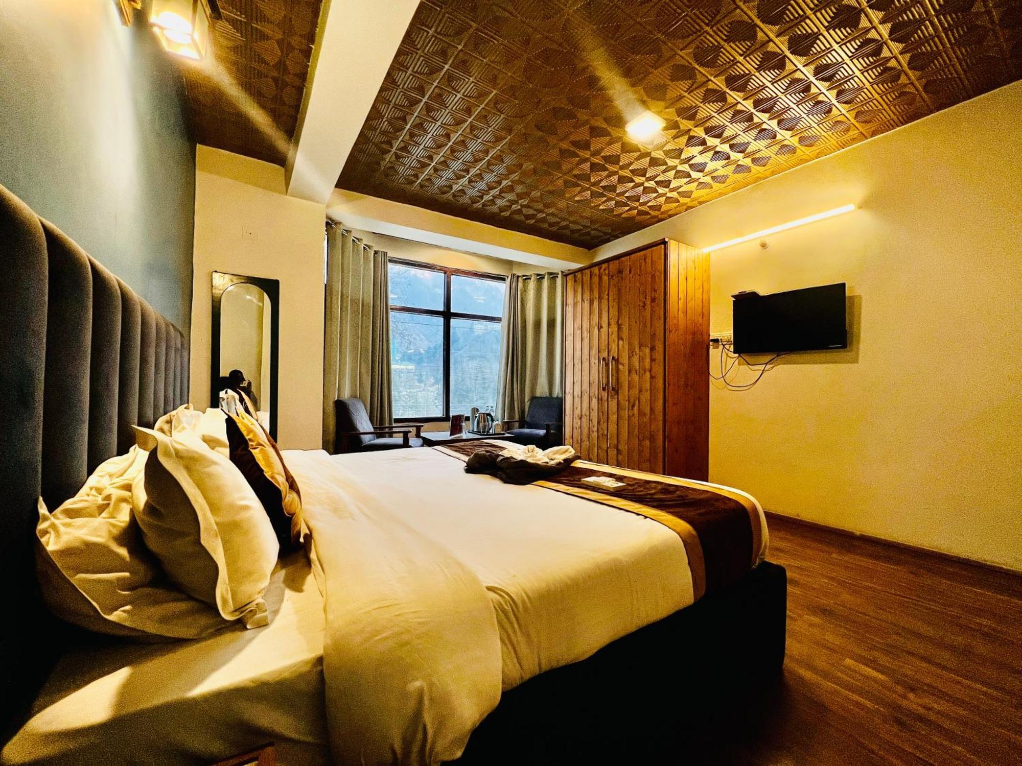 Hotel Green Link -#Near Volvo Bus Stand #Mountain View #River View #Open Terrace Manāli Esterno foto