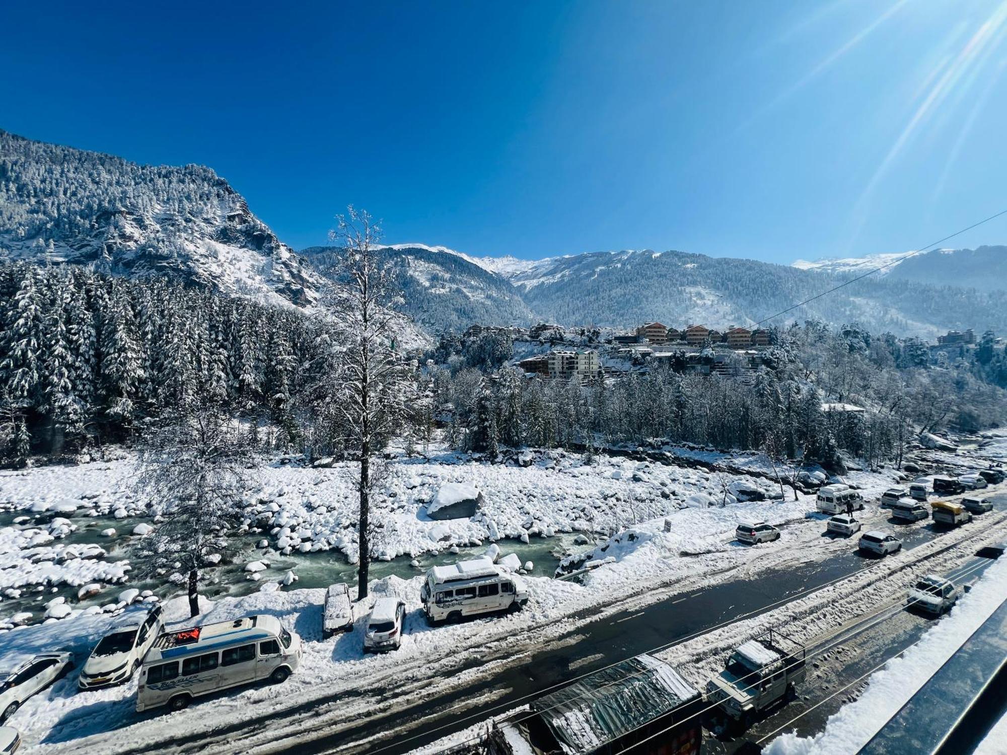Hotel Green Link -#Near Volvo Bus Stand #Mountain View #River View #Open Terrace Manāli Esterno foto