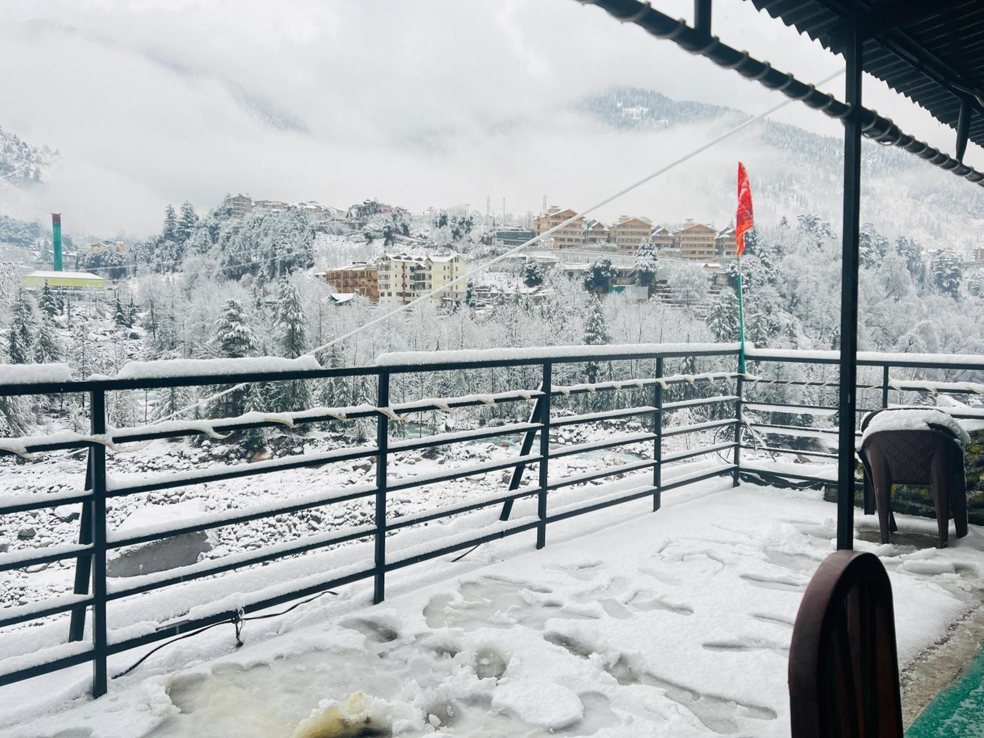 Hotel Green Link -#Near Volvo Bus Stand #Mountain View #River View #Open Terrace Manāli Esterno foto