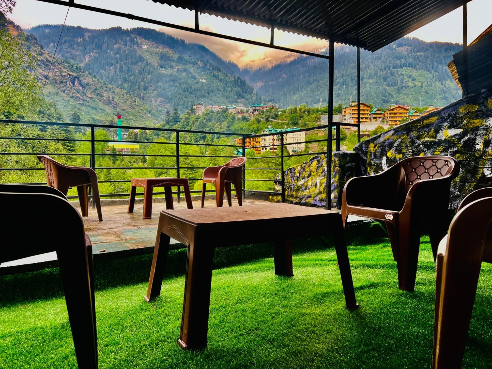 Hotel Green Link -#Near Volvo Bus Stand #Mountain View #River View #Open Terrace Manāli Esterno foto