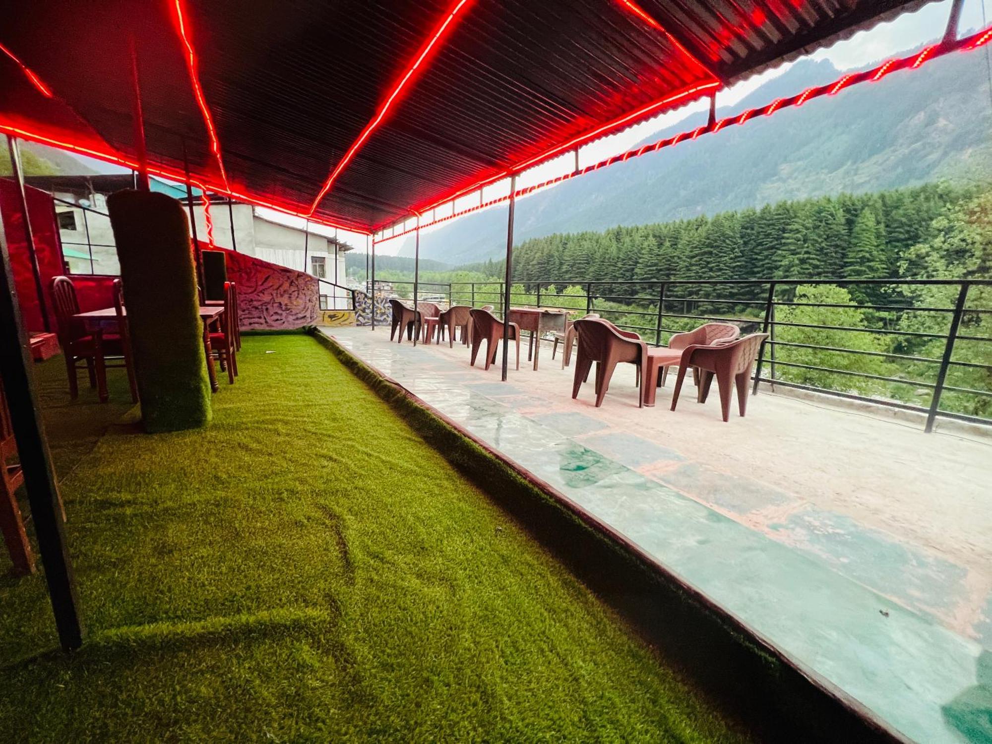 Hotel Green Link -#Near Volvo Bus Stand #Mountain View #River View #Open Terrace Manāli Esterno foto