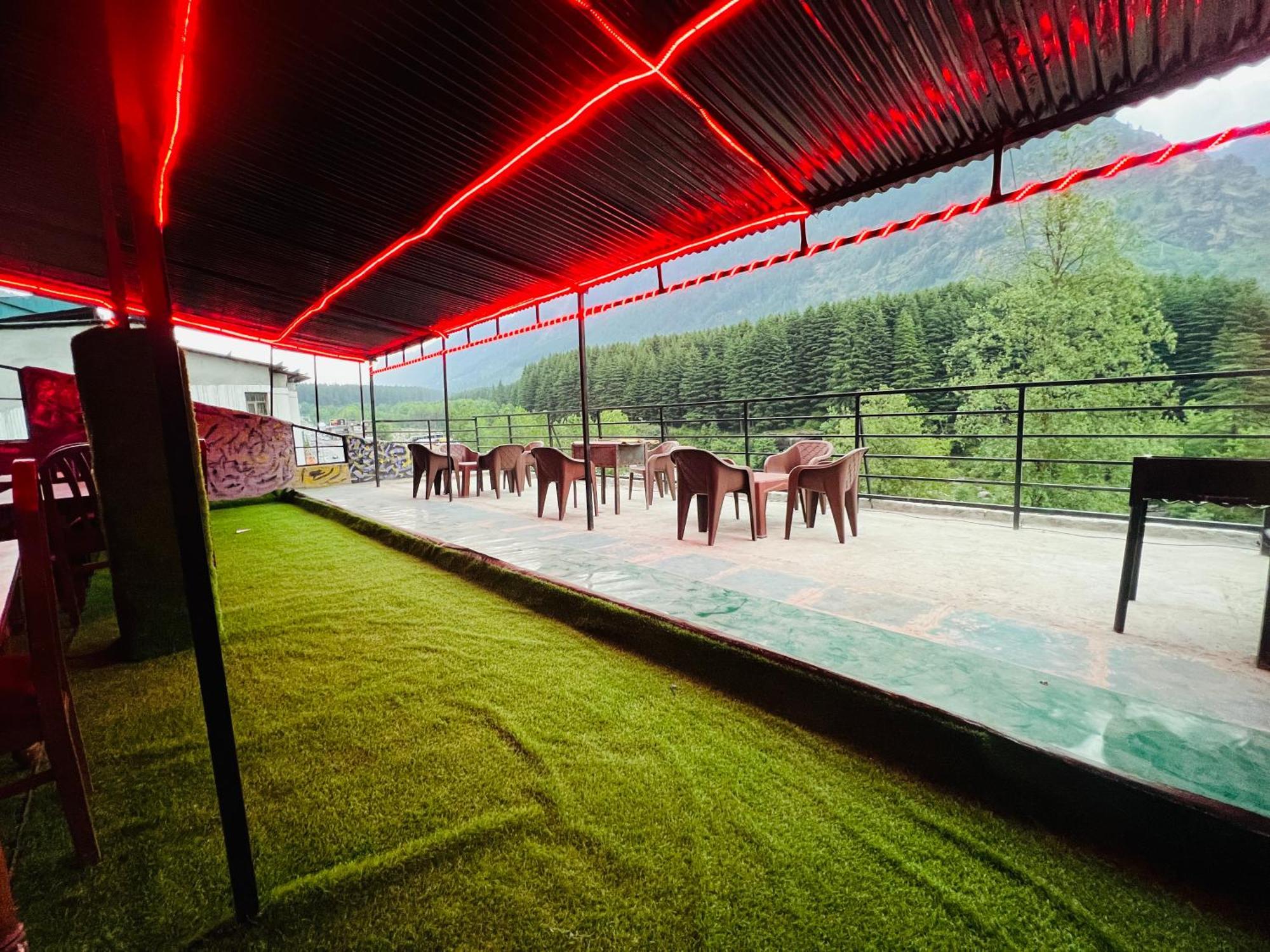 Hotel Green Link -#Near Volvo Bus Stand #Mountain View #River View #Open Terrace Manāli Esterno foto