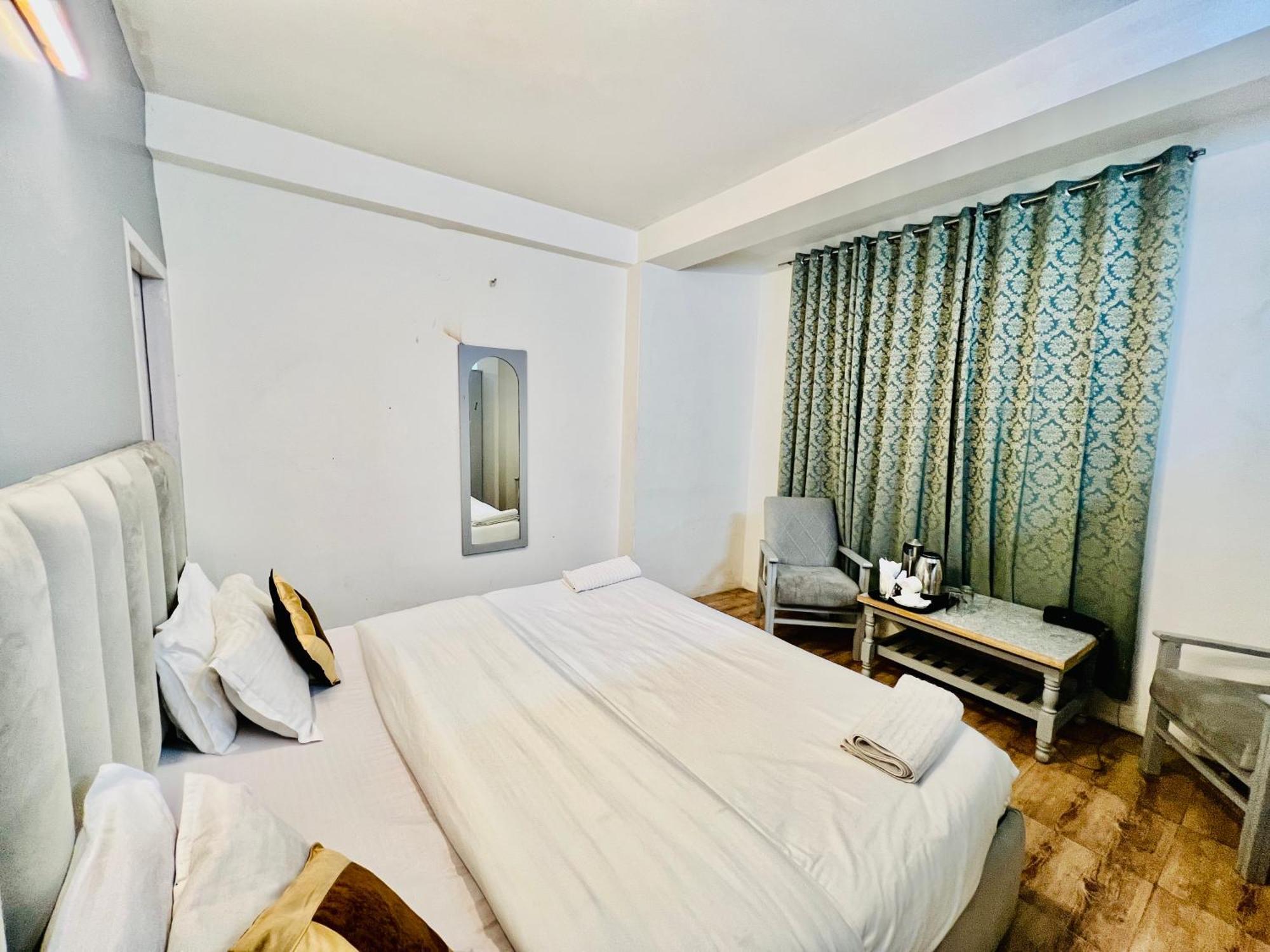 Hotel Green Link -#Near Volvo Bus Stand #Mountain View #River View #Open Terrace Manāli Esterno foto