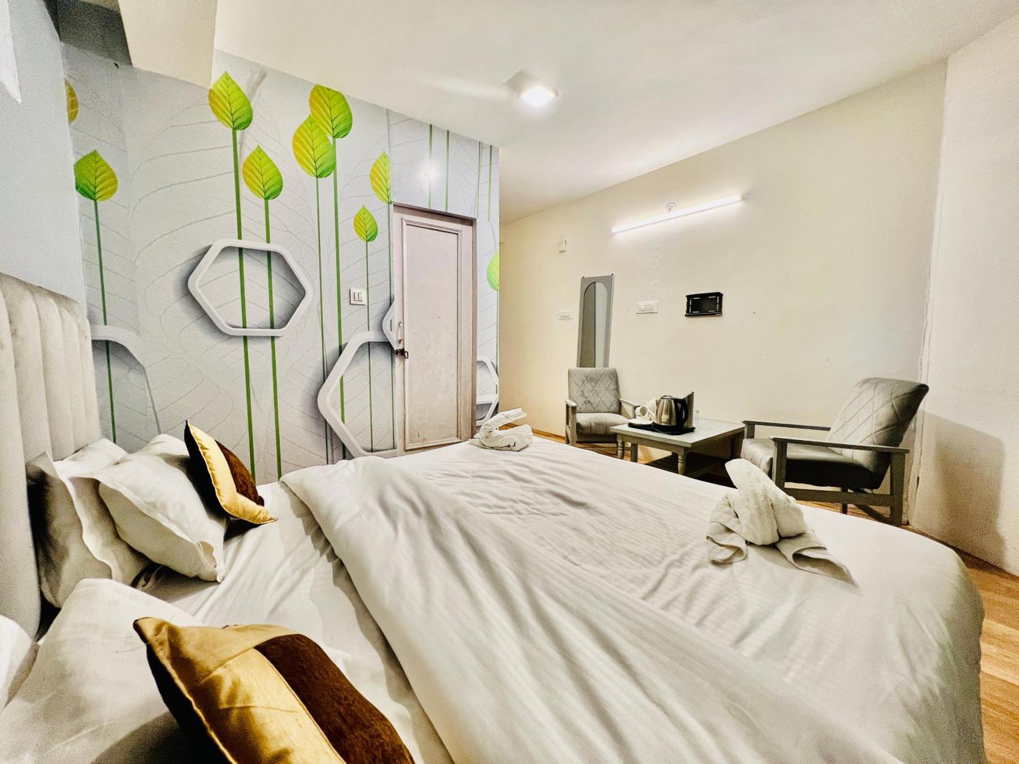 Hotel Green Link -#Near Volvo Bus Stand #Mountain View #River View #Open Terrace Manāli Esterno foto